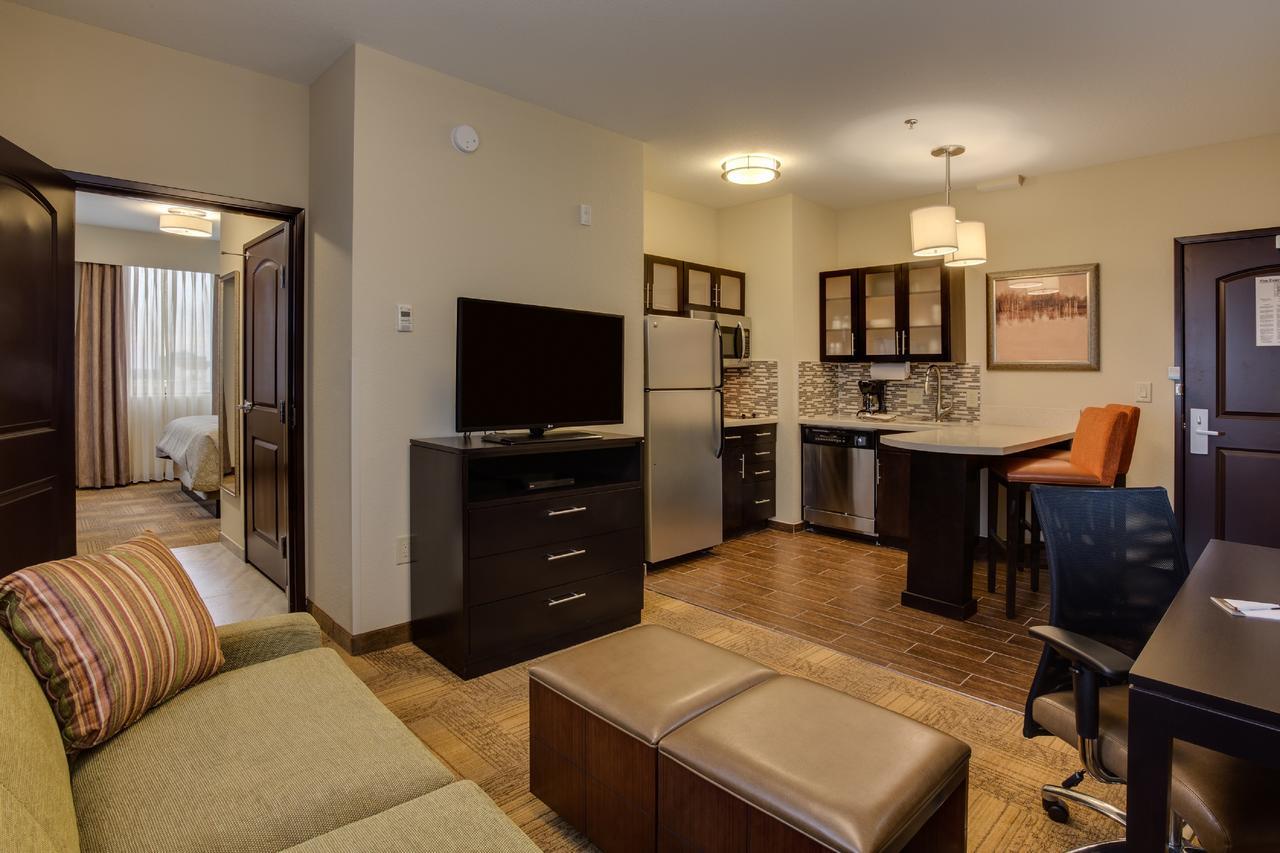 Staybridge Suites Houston East - Baytown By Ihg Екстериор снимка